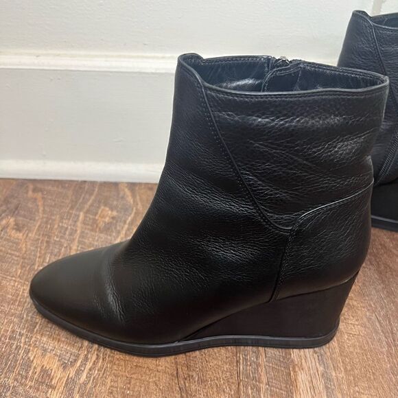Aquatalia Black Weatherproof Judy Tumbled Calf Leather Wedge Heel Booties 9.5 - Picture 4 of 15